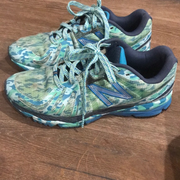 New Balance Running Shoes - Picture 4 of 6